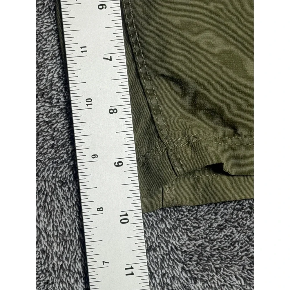 NordicTrack Mens Dark Olive Green Cargo Shorts Size 30